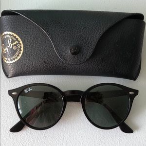 Ray-Bans. Great condition. No scratches.